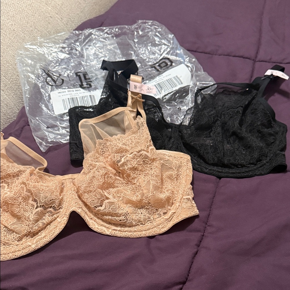 Victoria's Secret Lace Bra Set - Black and Cream